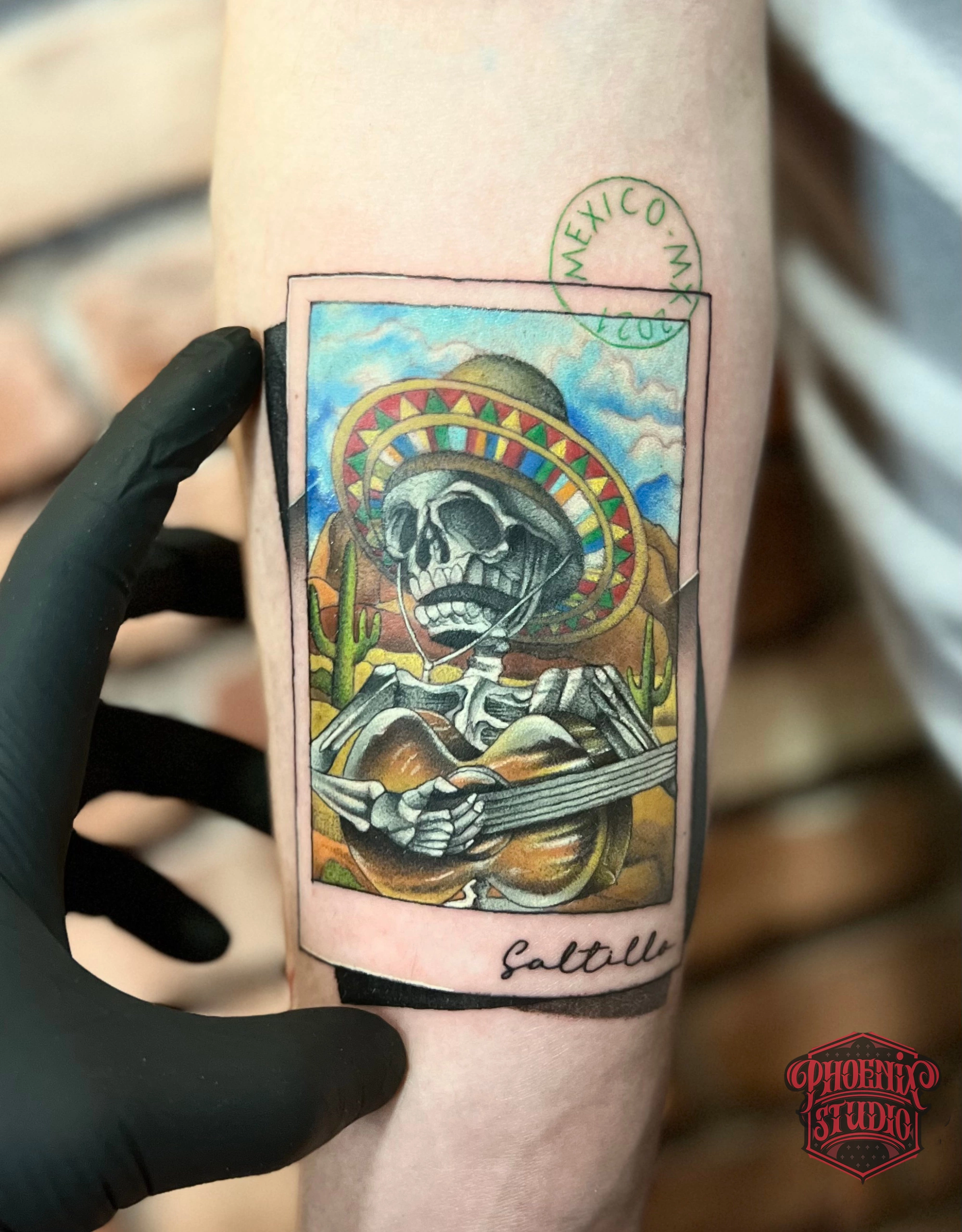 Mini tatouage, bon début pour un premier tatouage.