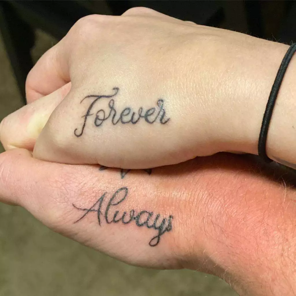 idées de tatouages de couples assortis