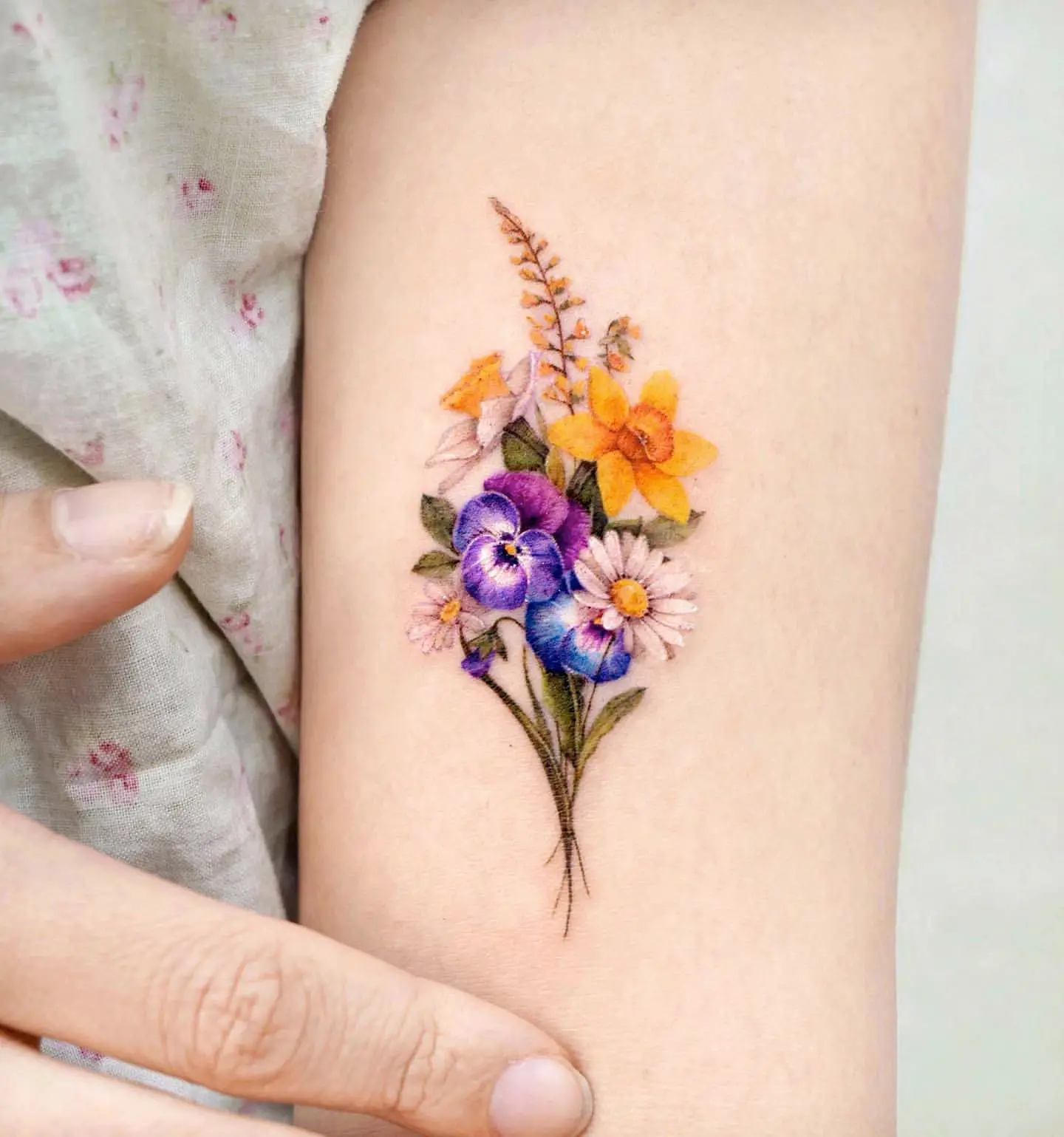 Tatouage de marguerite et tout ce qu’il faut savoir avant de se faire tatouer