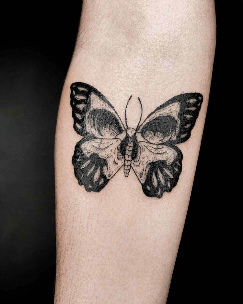 Tatouage papillon homme : Embrasser la transformation