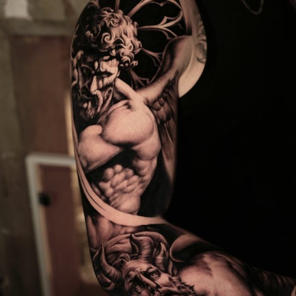 tatouage grecque realiste