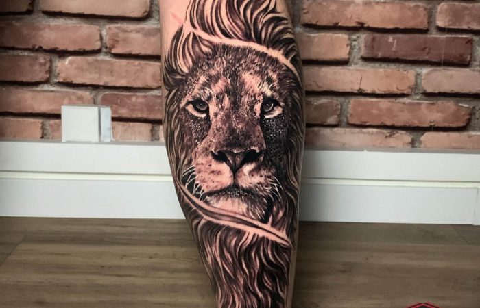 Tatouage lion realiste