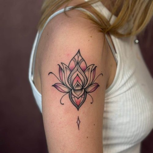 tatouage lotus couleur